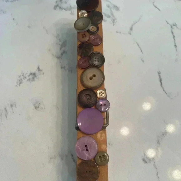 Vintage button embellished clothespin huge - Picture 1 of 8